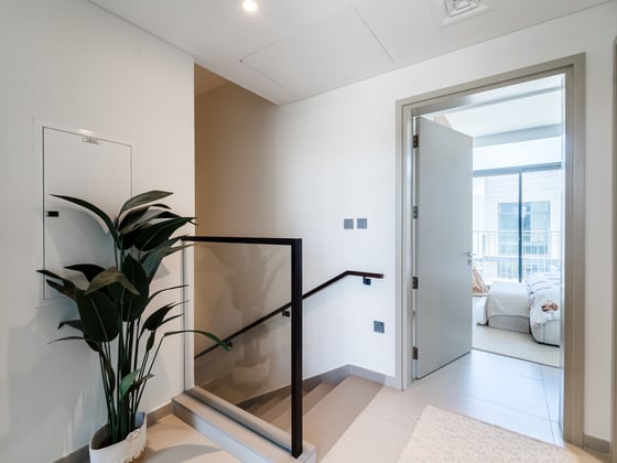Near to Pool | Vacant | Multiple Options, picture 11