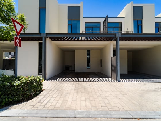 Near to Pool | Vacant | Multiple Options, picture 2