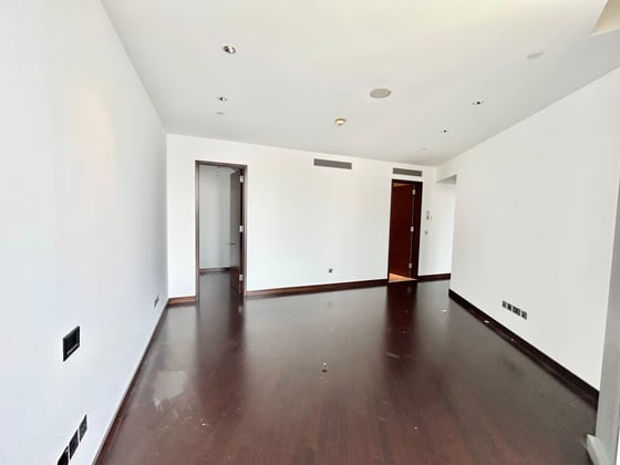 Vacant | Skyline views | Multiple Cheques, picture 9