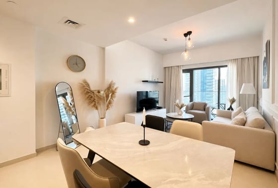 Fully Furnished | Prime Location | Mid Floor, picture 5