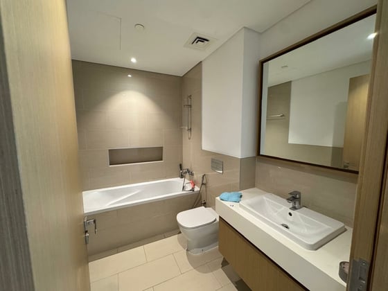 Higher Floor | Burj Khalifa & Water View | Available, picture 10