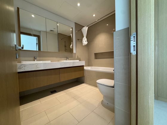 Higher Floor | Burj Khalifa & Water View | Available, picture 8