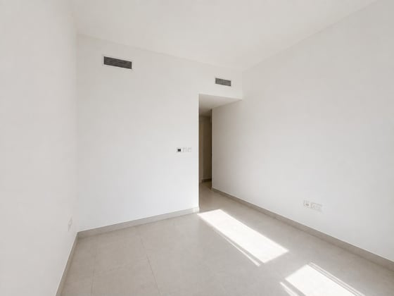 Higher Floor | Burj Khalifa & Water View | Available, picture 9
