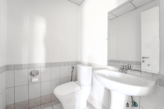 Green Belt | Close to Pool & Park | Vacant Soon, picture 17
