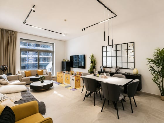 Luxury Upgraded Apartment | High Floor | Stunning Views, picture 3