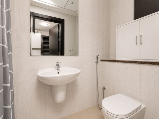 Luxury Upgraded Apartment | High Floor | Stunning Views, picture 7
