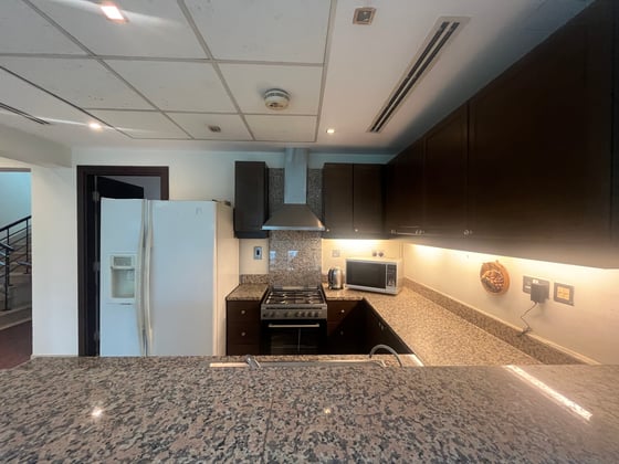 Fully Furnished | Amazing Location | Private Pool, picture 5