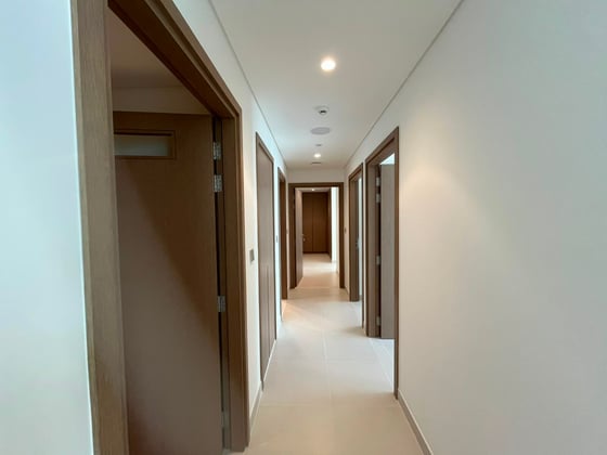 Brand New | Water View | Vacant........., picture 13