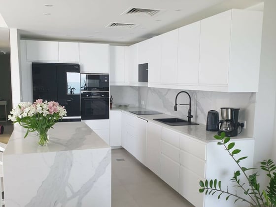 Exclusive  |  Sea  View  |   Unfurnished, picture 2
