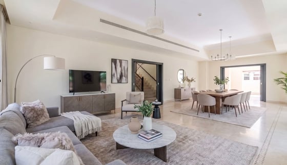 Dubai Style  |  Spacious Villa  |  Big Plot, picture 3