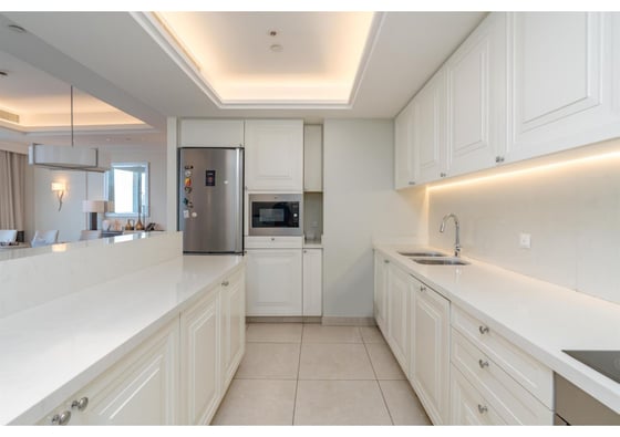 Luxurious | Panoramic Skyline Views | Penthouse, picture 22