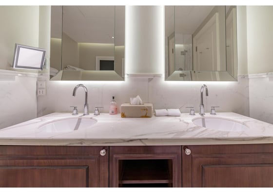 Luxurious | Panoramic Skyline Views | Penthouse, picture 27