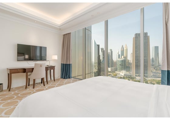 Luxurious | Panoramic Skyline Views | Penthouse, picture 14