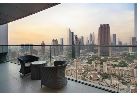 Luxurious | Panoramic Skyline Views | Penthouse, picture 2