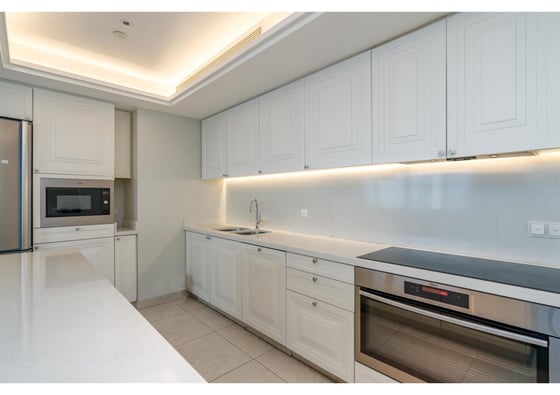 Luxurious | Panoramic Skyline Views | Penthouse, picture 20