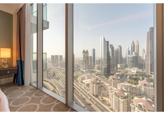 Luxurious | Panoramic Skyline Views | Penthouse, picture 11