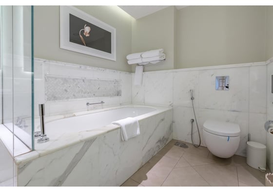 Luxurious | Panoramic Skyline Views | Penthouse, picture 26