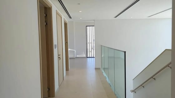 Upgraded Luxury Villa | Big Plot | Fully Furnished, picture 10