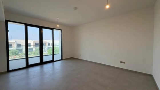 Upgraded Luxury Villa | Big Plot | Fully Furnished, picture 5