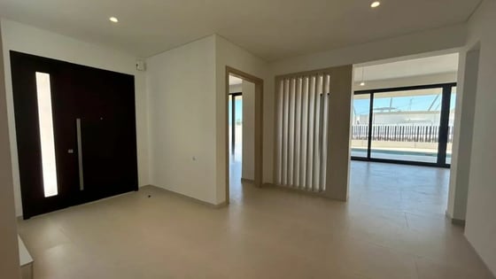 Upgraded Luxury Villa | Big Plot | Fully Furnished, picture 2