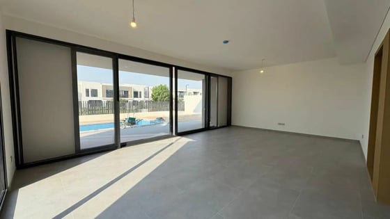 Upgraded Luxury Villa | Big Plot | Fully Furnished, picture 8