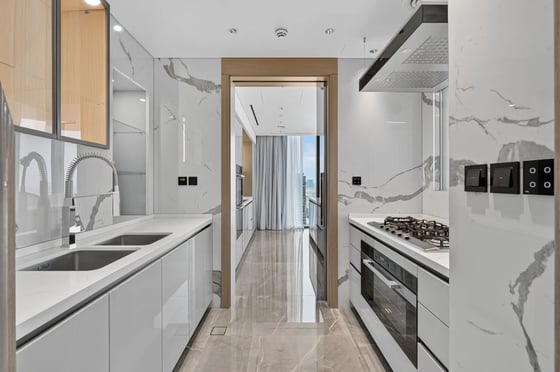 New 4-bedroom penthouse with panoramic Internet City views, picture 6