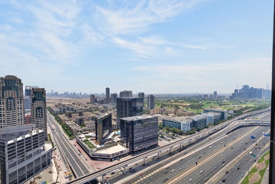 New 4-bedroom penthouse with panoramic Internet City views, picture 20