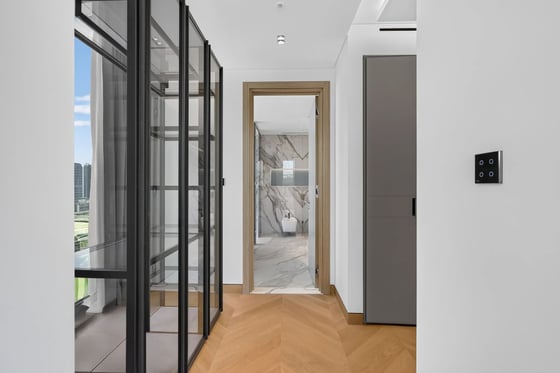 New 4-bedroom penthouse with panoramic Internet City views, picture 10