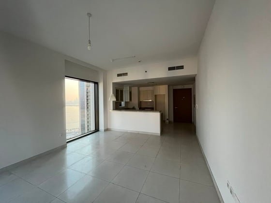 Higher Floor | Vacant | Creek Tower View, picture 12