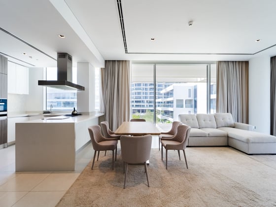 Luxury Living | Spacious Home | Green Views, picture 1