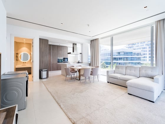 Luxury Living | Spacious Home | Green Views, picture 2