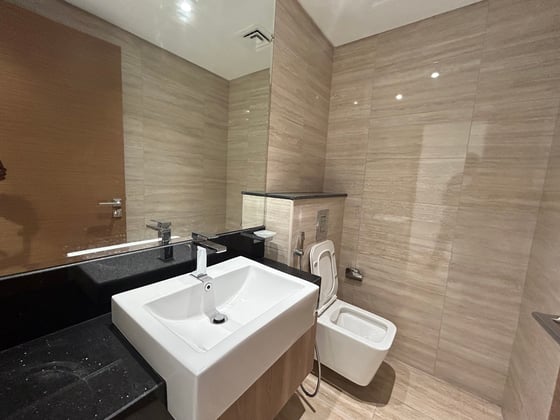 EXCLUSIVE | Pvt Elevator | Unfurnished | Vacant, picture 17