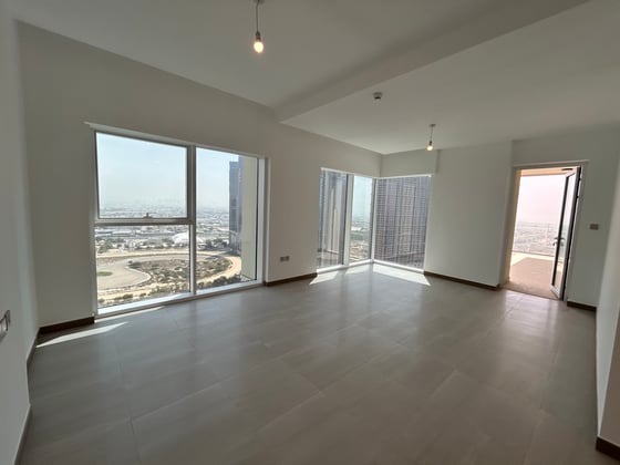 EXCLUSIVE | Pvt Elevator | Unfurnished | Vacant, picture 1