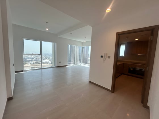 EXCLUSIVE | Pvt Elevator | Unfurnished | Vacant, picture 4