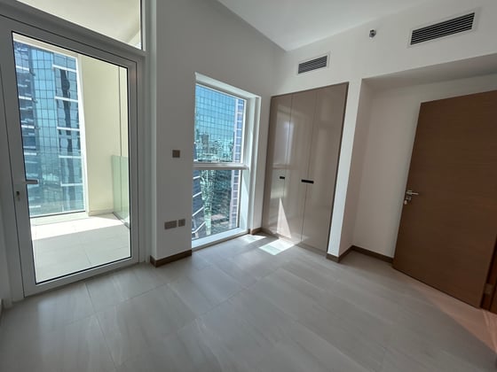 EXCLUSIVE | Pvt Elevator | Unfurnished | Vacant, picture 11
