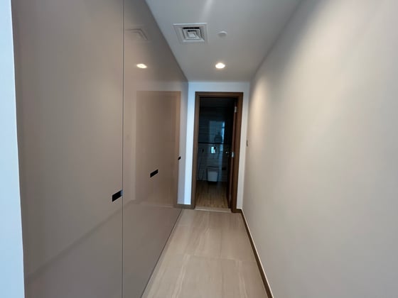 EXCLUSIVE | Pvt Elevator | Unfurnished | Vacant, picture 19