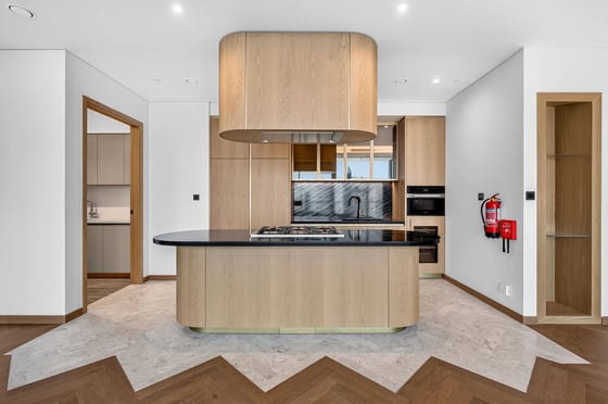 Contemporary 3-bedroom residence at Jumeirah Living, picture 9