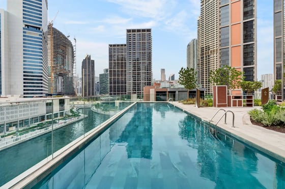 Contemporary 3-bedroom residence at Jumeirah Living, picture 1