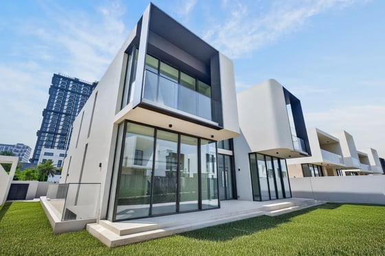 New 5-bed Address Hillcrest villa with expansive lower level, picture 20