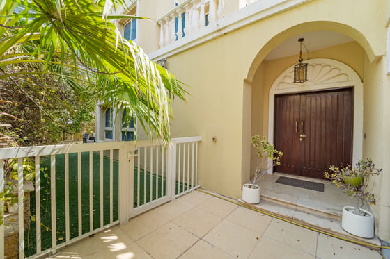 Vacant On Transfer | Corner Plot | Close To Park, picture 2