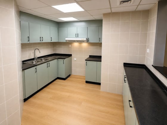 Panoramic Skyline Views | Very High Floor | Vacant, picture 5