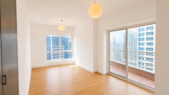 Panoramic Skyline Views | Very High Floor | Vacant, picture 1