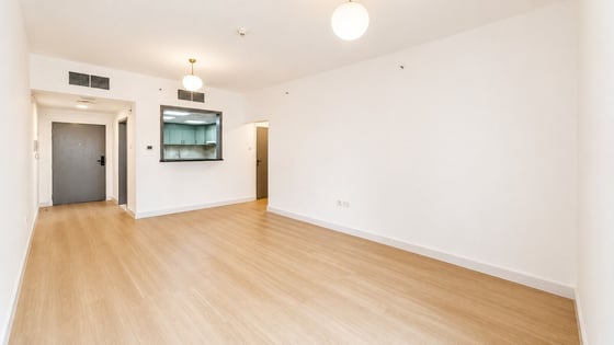 Panoramic Skyline Views | Very High Floor | Vacant, picture 4