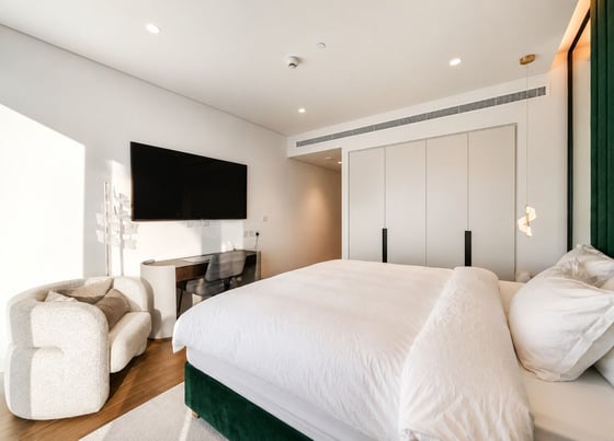 Cheapest Online | High Floor | Panoramic Skyline & Sea Views, picture 9