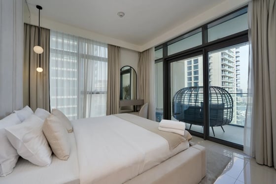 3-bedroom upgraded apartment in Beach Vista, Dubai Harbour, picture 13