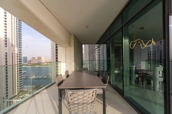 3-bedroom upgraded apartment in Beach Vista, Dubai Harbour, picture 6