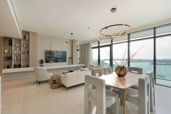 3-bedroom upgraded apartment in Beach Vista, Dubai Harbour, picture 2