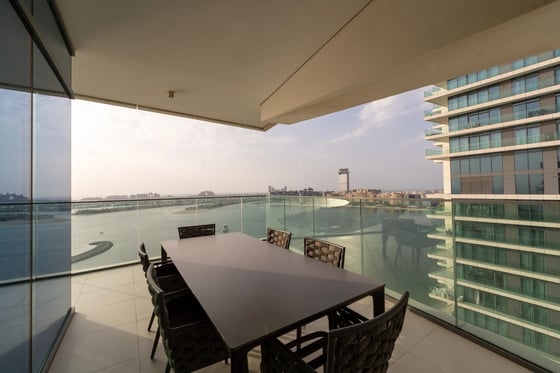 3-bedroom upgraded apartment in Beach Vista, Dubai Harbour, picture 7