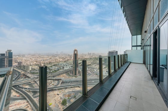 Elegant Duplex | High Floor | Panoramic Views, picture 13