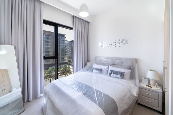 Fully Furnished | Park Views | Prime Location, picture 8